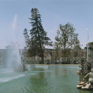 Fuente de Ceres, con Casa de Oficios al fondo, en el Jardín del Parterre en Aranjuez