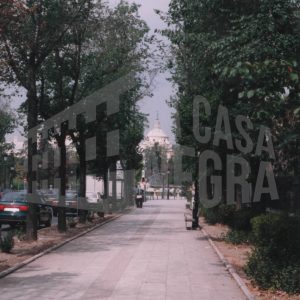 Calle Infantas con la torre norte del Palacio Real al fondo, en Aranjuez