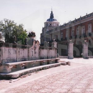 Torre norte del Palacio Real desde la Plaza Elíptica (o de Parada de Palacio),en Aranjuez