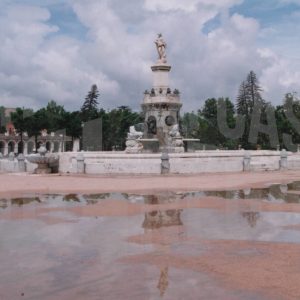 Fuente de Venus (o de la Mariblanca) después de llover, en la Plaza de San Antonio en Aranjuez