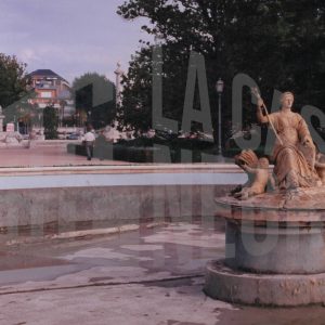 Detalle de la Fuente de Ceres, con la Fuente de Hércules y Anteo al fondo, en el Jardín del Parterre en Aranjuez