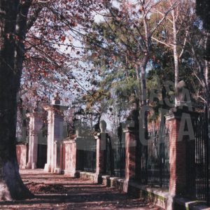 Puerta de la Plaza Redonda del Jardín del Príncipe en Aranjuez