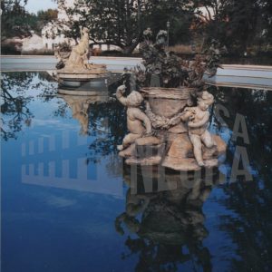 Canastillo de flores de la Fuente de Ceres con la alegoría de la primavera y el otoño en el Jardín del Parterre en Aranjuez