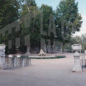 Fuente de la Boticaria en el Jardín de la Isla, desde el Jardín del Parterre; en Aranjuez