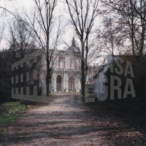 Ala norte del Palacio Real de Aranjuez desde callejón junto a la ría
