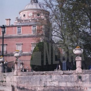 Torre norte del Palacio Real de Aranjuez desde la presa