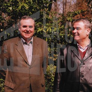 El exalcalde de Aranjuez, Eduardo García, con un amigo en el Jardín del Príncipe de Aranjuez