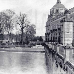 El Palacio Real, la cascada de las Castañuelas y el Jardín de la Isla en Aranjuez