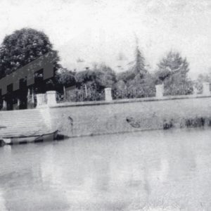 Embarcadero en el río Tajo frente al Jardín del Príncipe de Aranjuez