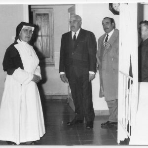 Visita del Gobernador Civil de Madrid, Jesús López-Cancio, al Hospital de San Carlos de Aranjuez