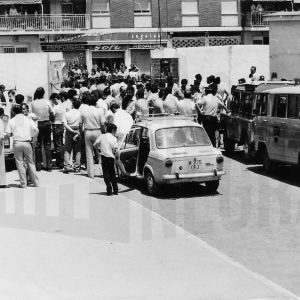 Tumulto a la salida  del antiguo Campo de Fútbol de Aranjuez tras una agresión al árbitro durante un partido