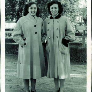 María Gálvez posando con otra mujer