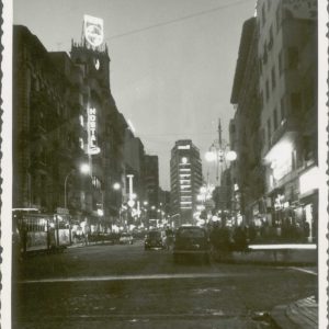 Vista nocturna de la Gran Vía de Madrid