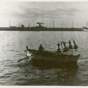 Barco pesquero cerca del Puerto de Alicante