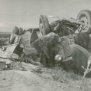 Camión accidentado y volcado en una cuneta en Aranjuez