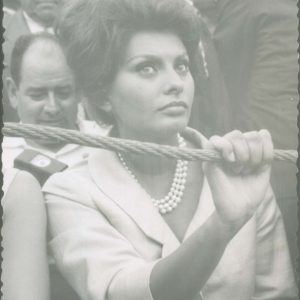 Sofía Loren en la grada de la Plaza de Toros de Aranjuez