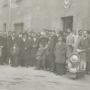 Grupo de personas en la celebración del XXV aniversario del Colegio Loyola en Aranjuez