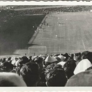 Partido de fútbol en un estadio