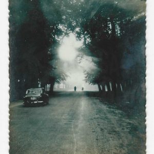 Varios vehículos en la Calle de la Reina en Aranjuez