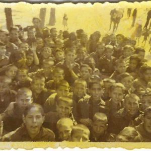 Grupo de escolares durante una excursión