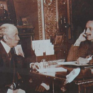 Fotografía de una imagen de Alfonso XIII con su Primer Ministro Eduardo Dato