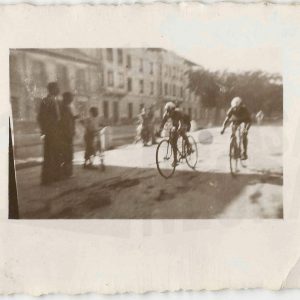 Dos ciclistas en una carrera