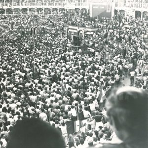 Mitin de Blas Piñar en la Plaza de Toros de Aranjuez, convocado por Fuerza Nueva