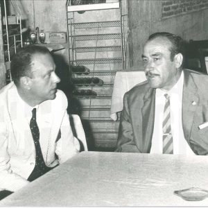Manuel Fraga Iribarne, Ministro de Información y Turismo, conversa con el Alcalde de Aranjuez, Manuel García Moreno tras la inauguración de la Oficina de Turismo de Aranjuez en la Plaza de Santiago Rusiñol.
