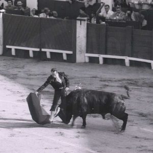Curro Romero toreando en la Plaza de Toros de Aranjuez en el segundo centenario de la plaza