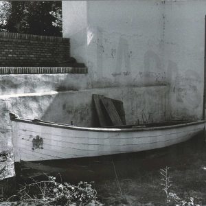 Barca de Patrimonio Nacional junto al río Tajo en Aranjuez