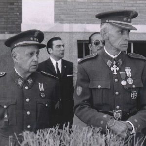 El Alcalde de Aranjuez, Manuel García Moreno, y otras autoridades en la inauguración del edificio de COU y Bachillerato del Colegio Apóstol Santiago de Aranjuez