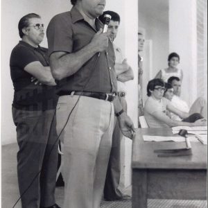 Lorenzo de la Vega pronunciando un discurso