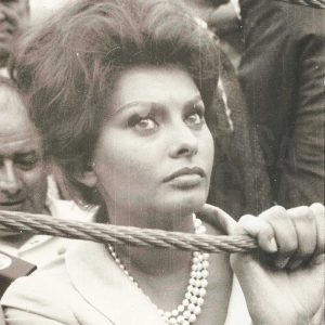 Sofía Loren en una corrida en la Plaza de Toros de Aranjuez