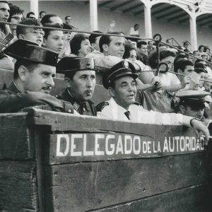 Autoridades asistiendo da una corrida en la Plaza de Toros de Aranjuez