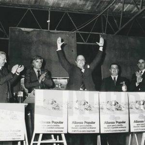 Manuel Fraga en un mitin de Alianza Popular en Aranjuez