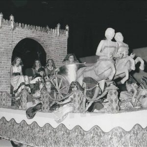 Carroza desfilando en las Fiestas de septiembre en Aranjuez