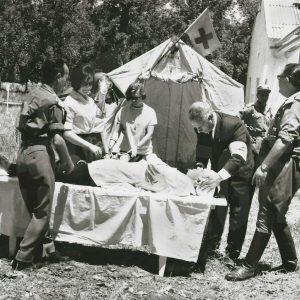 Simulacro de primeros auxilios por la Cruz Roja en las instalaciones de la fábrica MAFE de Aranjuez