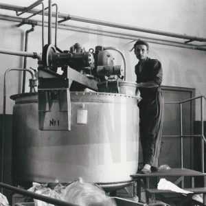 Sección de soporte en la empresa MAFE (Manufacturas Fotográficas Españolas) de Aranjuez