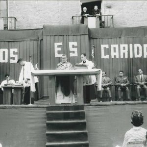 Misa celebrada en Aranjuez con motivo de la visita del Arzobispo de Madrid, Casimiro Morcillo