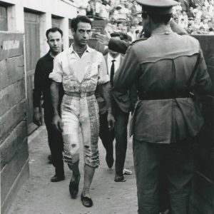 El torero Luis Segura incorporándose a la corrida tras salir de la enfermería después su cogida en la plaza de toros de Aranjuez