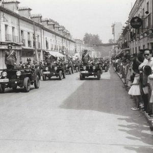 Desfile militar por las calles de Aranjuez