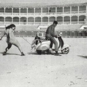 Espectáculo de la mujer forzuda Linda Walker en la Plaza de Toros de Aranjuez