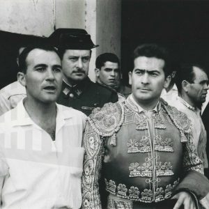 El sobresaliente de espadas Cazpirri en la Puerta de Cuadrillas de la Plaza de Toros de Aranjuez