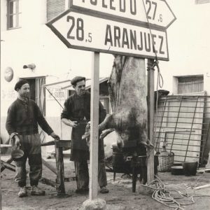 Despiece de un cerdo en plena calle cerca de Añover de Tajo