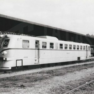 Vehículo ferroviario Automotor Ganz en la estación de Aranjuez
