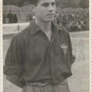 Antonio Talavera, con uniforme del Aranjuez C.F., en el Campo de Fútbol de las Tablas en la Plaza de Parejas de Aranjuez
