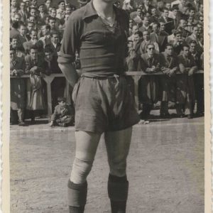 Antonio Talavera, con uniforme del Aranjuez C.F., en el Campo de Fútbol del Gas en Madrid