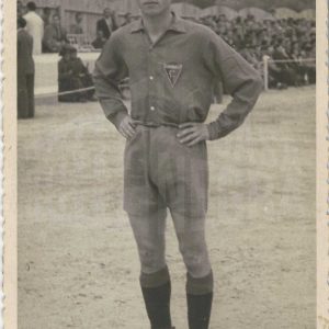 Antonio Talavera con uniforme del Aranjuez C.F. en el Campo de Fútbol de las Tablas en la Plaza de Parejas de Aranjuez