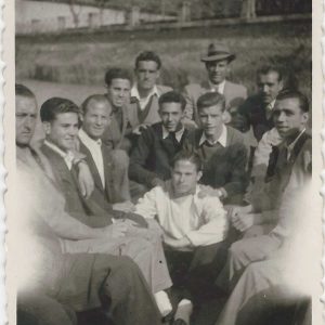 Equipo del Aranjuez C.F. en la barca de «Chocolate» por el rio Tajo cerca de la Casa de Marinos