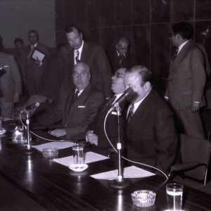 El Alcalde de Aranjuez, Antonio Clavet, junto a otras personas en el acto del Consejo Económico Sindical de la Zona Sur de Madrid en Aranjuez